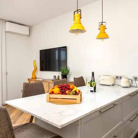 Futura Smart Flat - De Vivo Realty * Sorrento