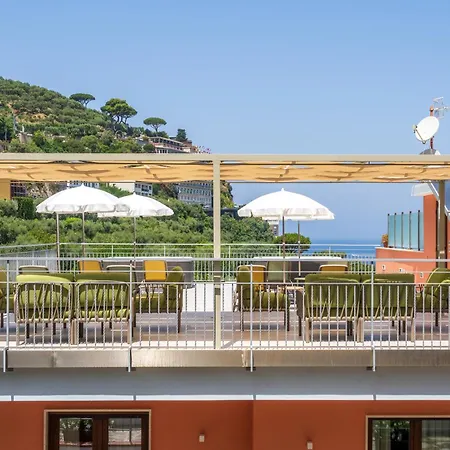 Futura Smart Flat - De Vivo Realty *